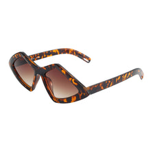 Load image into Gallery viewer, Tortoiseshell Pointed Frame Sunglasses
