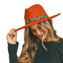 Load image into Gallery viewer, Rust Leopard Band Panama
