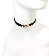 Load image into Gallery viewer, Pendant Choker Set
