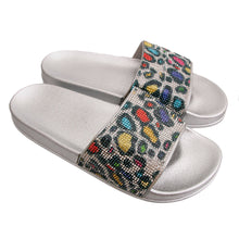 Load image into Gallery viewer, Size 9 Leopard and Silver Slides
