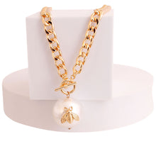 Load image into Gallery viewer, Gold Bee Accented Pearl Chain
