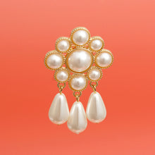 Load image into Gallery viewer, Cream Pearl Antique Flower Casting Brooch
