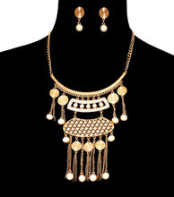Load image into Gallery viewer, Charm Metal Necklace Set
