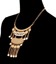 Load image into Gallery viewer, Charm Metal Necklace Set
