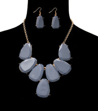 Load image into Gallery viewer, Beads Statement Necklace Set
