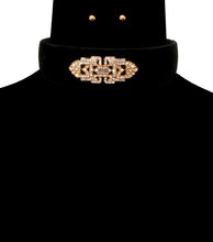 Load image into Gallery viewer, Velvet Stoned Choker
