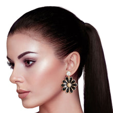 Load image into Gallery viewer, Black Metal Daisy Earrings
