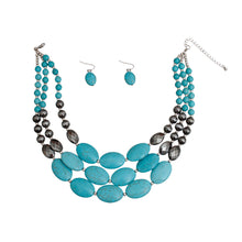 Load image into Gallery viewer, Cracked Turquoise Navajo Pearl Necklace
