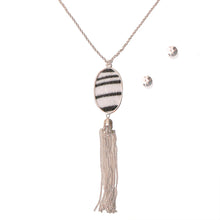 Load image into Gallery viewer, Zebra Pendant Necklace Set
