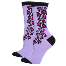 Load image into Gallery viewer, Women's Crew Socks Purple Cheetah
